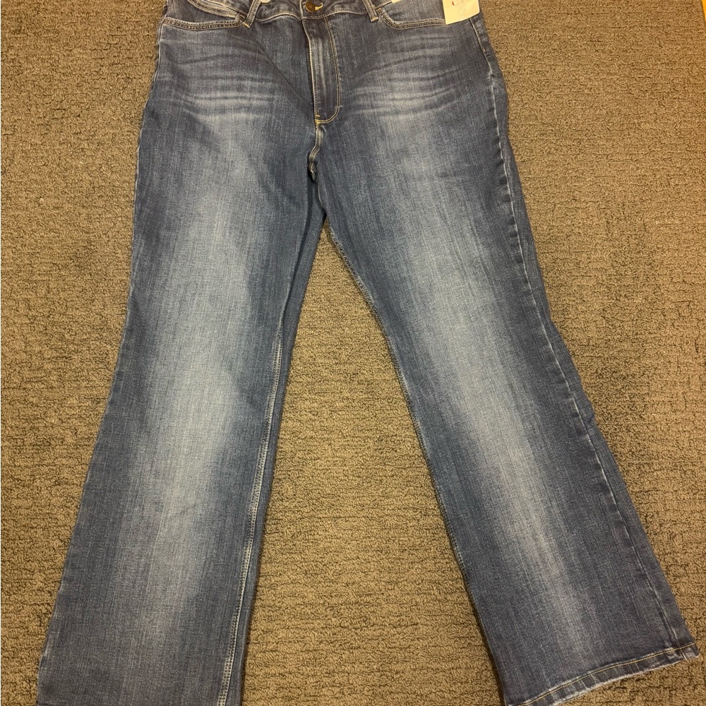 Wrangler Women's Flare Jeans in Classic Blue